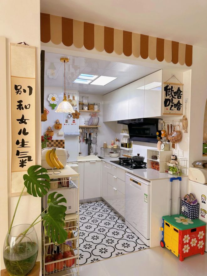 老破小”但是看完装修我立马闭嘴了开元棋牌上海一家四口挤在40平“(图6)