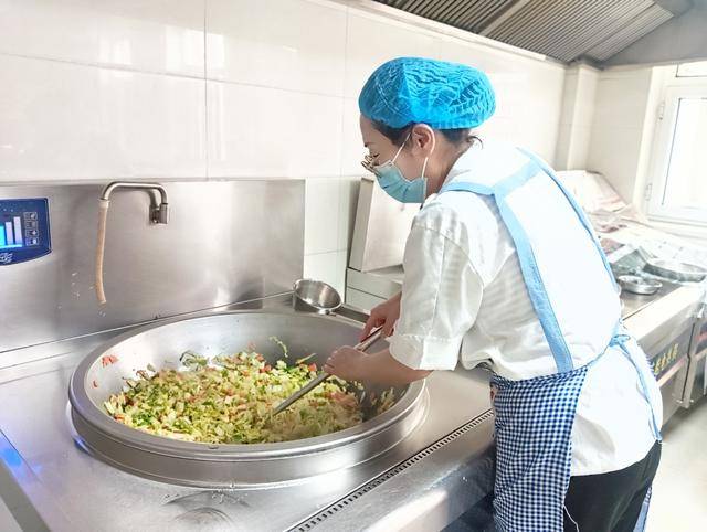 平城区曙光幼儿园多举措筑牢食品安全防线 公益守护饮食健康开元ky棋牌筑牢食品安全防线 守护幼儿饮食健康——大同市(图1)