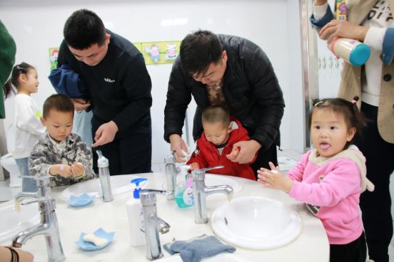 长江路幼儿园京福分园新生体验日活动温暖开启开元棋牌萌娃初体验 成长新起点——合肥市(图4)